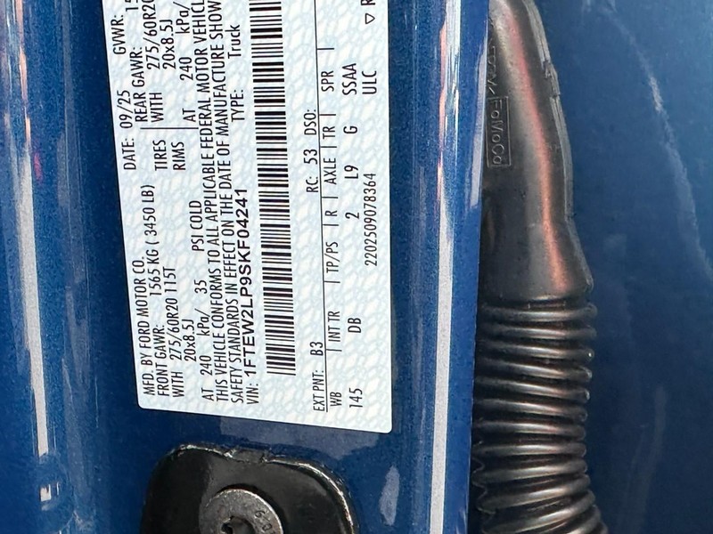 Ford F-150 Vehicle Full-screen Gallery Image 14