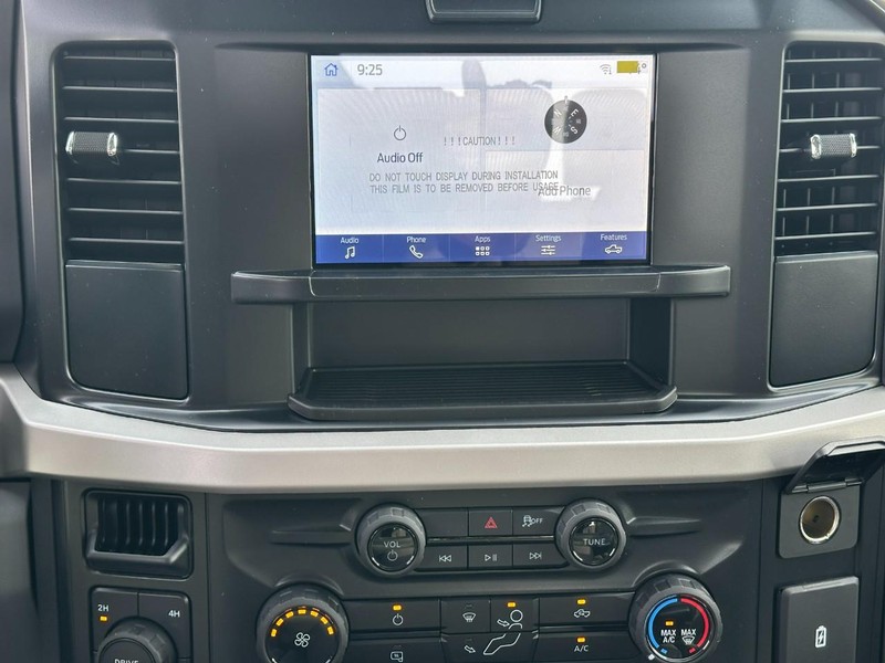 Ford Super Duty F-250 SRW Vehicle Full-screen Gallery Image 7