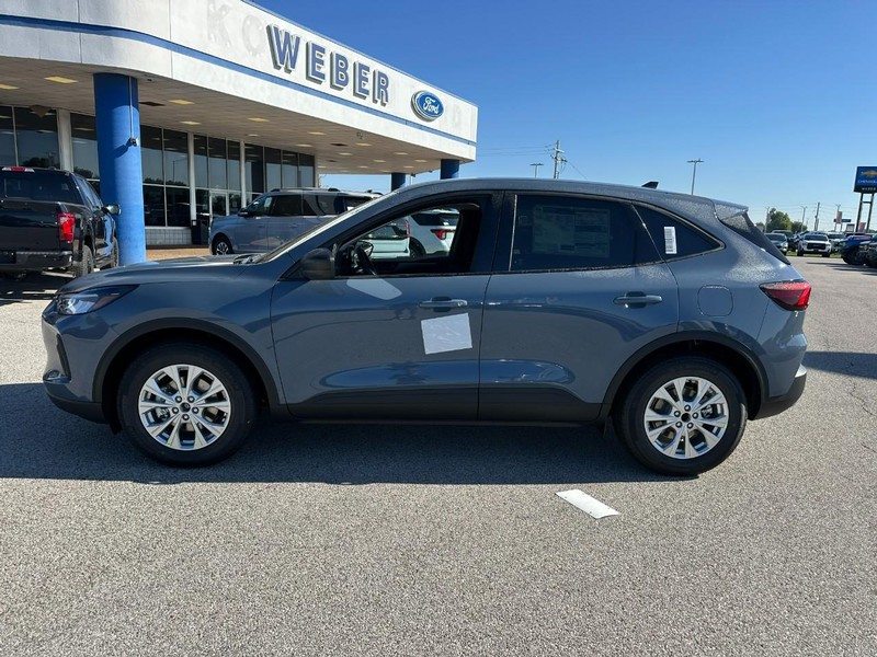 Ford Escape Vehicle Full-screen Gallery Image 2