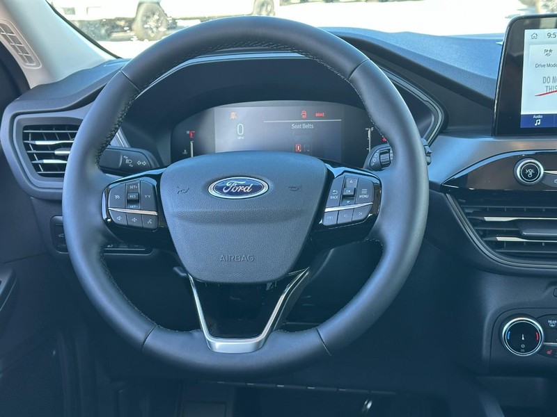 Ford Escape Vehicle Full-screen Gallery Image 6