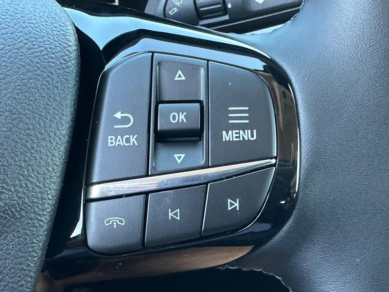 Ford Escape Vehicle Full-screen Gallery Image 12