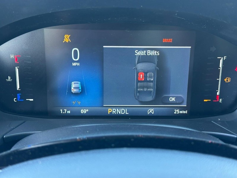 Ford Escape Vehicle Full-screen Gallery Image 13