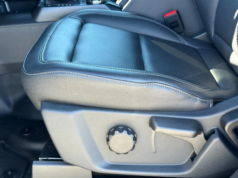 Ford Bronco Vehicle Full-screen Gallery Image 10