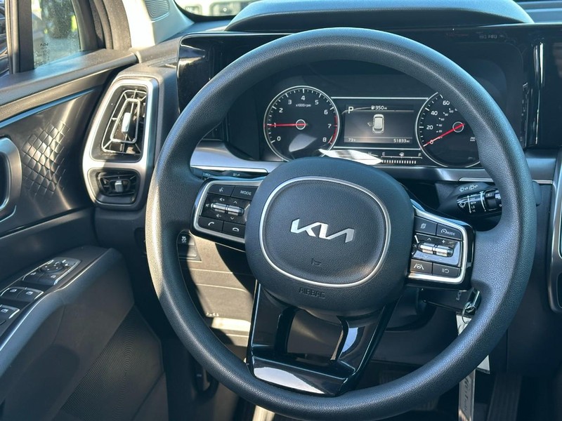 Kia Sorento Vehicle Full-screen Gallery Image 12