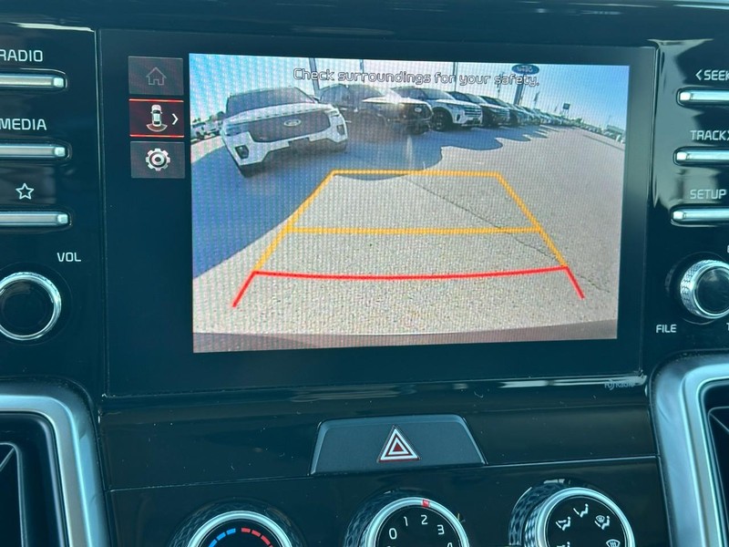 Kia Sorento Vehicle Full-screen Gallery Image 22