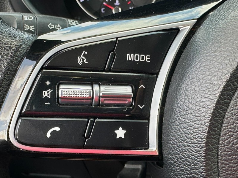 Kia Forte Vehicle Full-screen Gallery Image 17