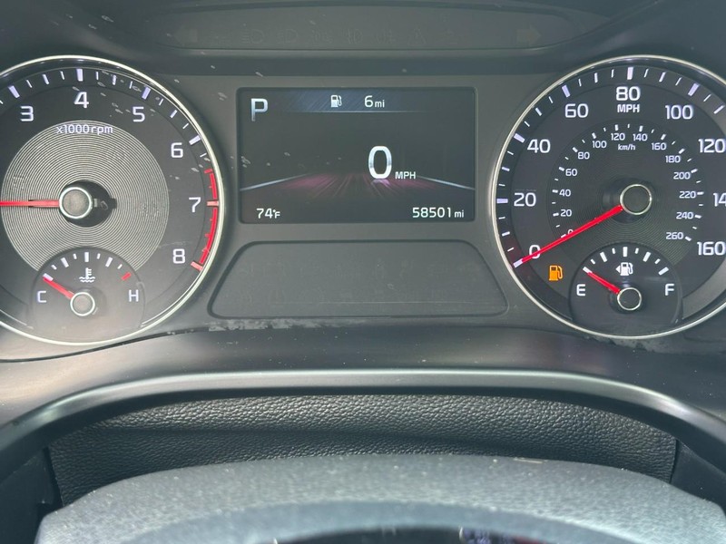 Kia Forte Vehicle Full-screen Gallery Image 19