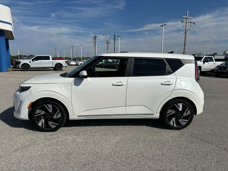 Kia Soul Vehicle Full-screen Gallery Image 2
