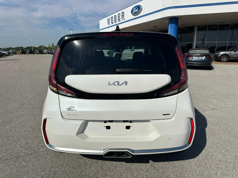 Kia Soul Vehicle Full-screen Gallery Image 4