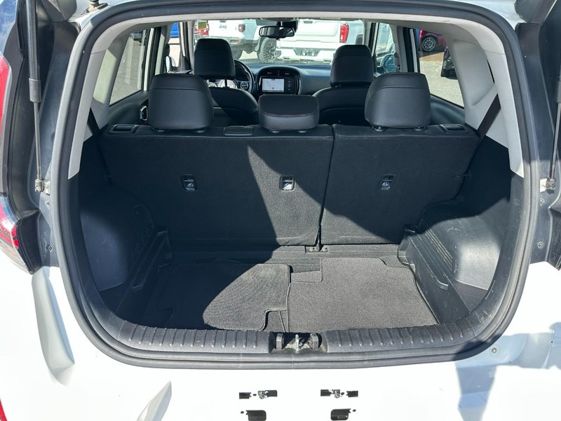 Kia Soul Vehicle Full-screen Gallery Image 5