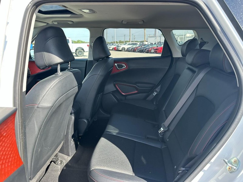 Kia Soul Vehicle Full-screen Gallery Image 10