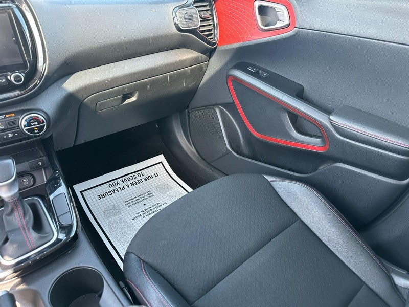 Kia Soul Vehicle Full-screen Gallery Image 16