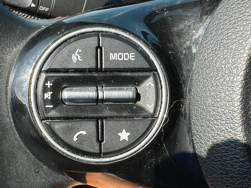 Kia Soul Vehicle Full-screen Gallery Image 18