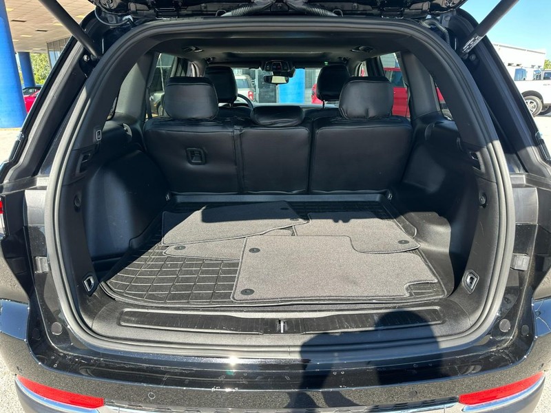 Jeep Grand Cherokee Vehicle Full-screen Gallery Image 5