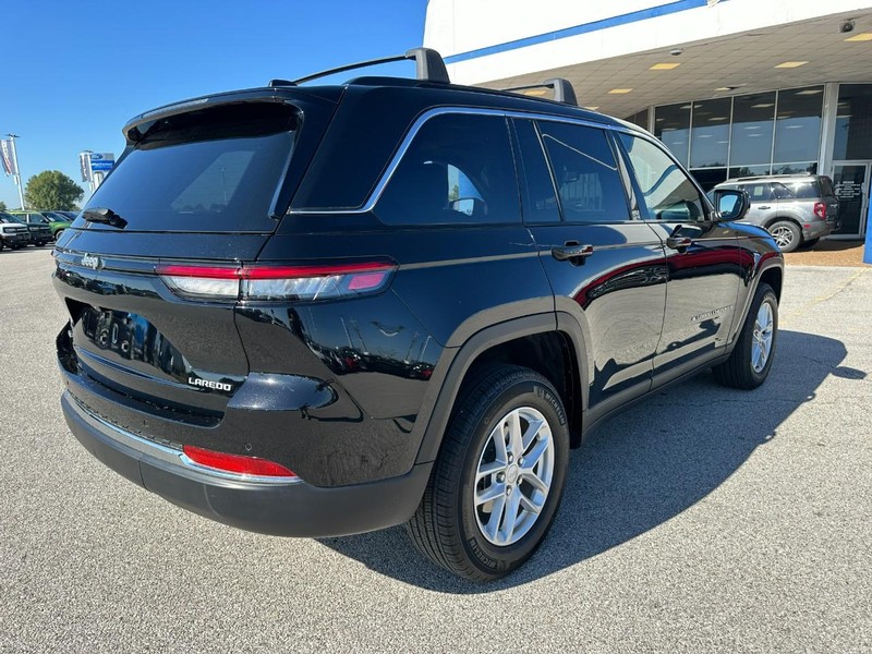 Jeep Grand Cherokee Vehicle Full-screen Gallery Image 7