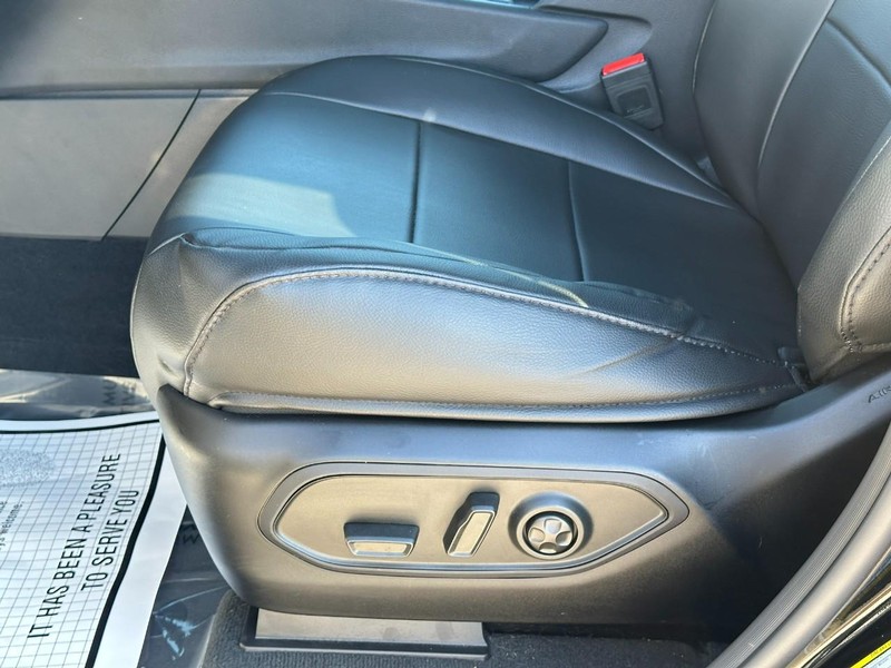 Jeep Grand Cherokee Vehicle Full-screen Gallery Image 18