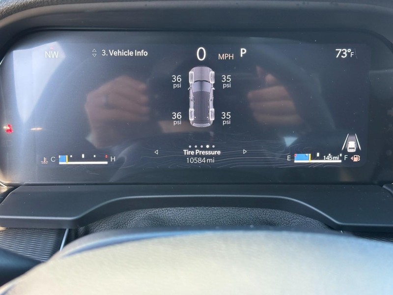 Jeep Grand Cherokee Vehicle Full-screen Gallery Image 21