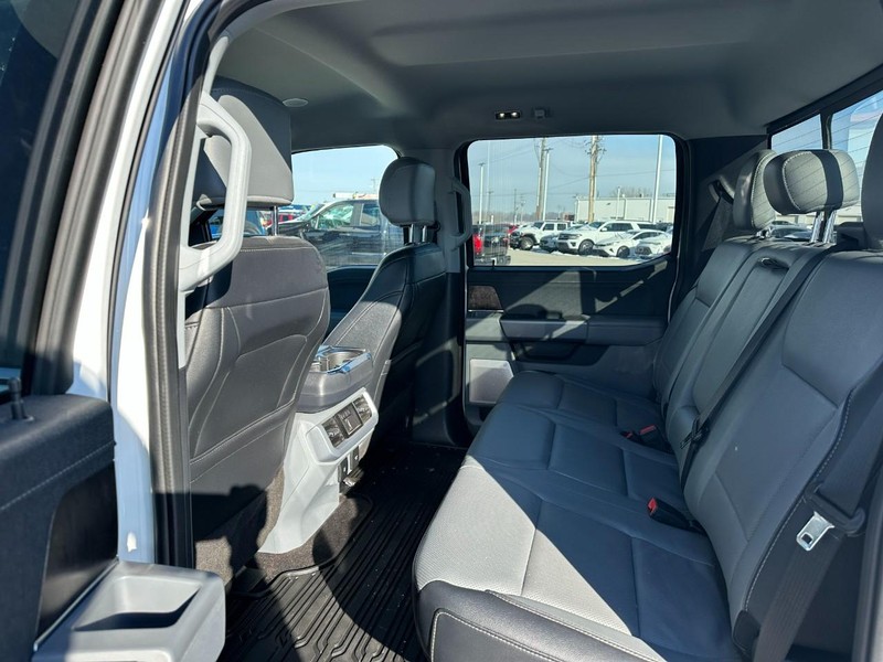 Ford F-150 Vehicle Full-screen Gallery Image 8