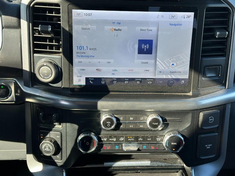 Ford F-150 Vehicle Full-screen Gallery Image 12