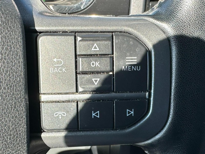 Ford F-150 Vehicle Full-screen Gallery Image 19