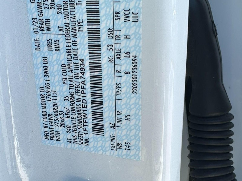 Ford F-150 Vehicle Full-screen Gallery Image 24