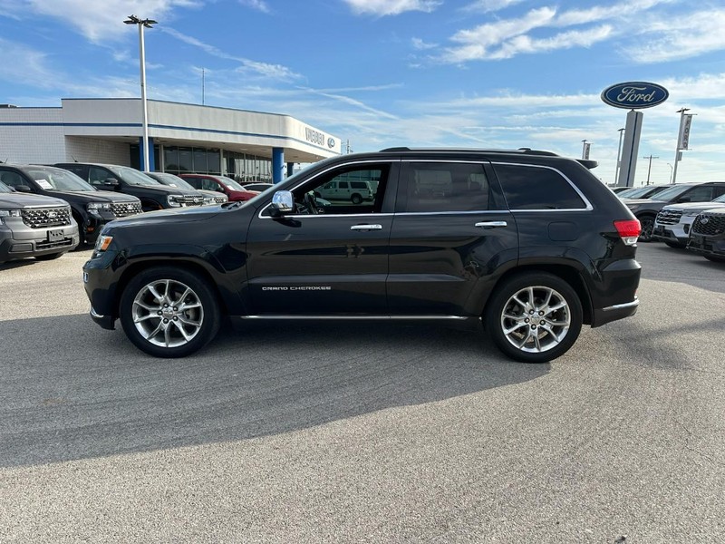 Jeep Grand Cherokee Vehicle Full-screen Gallery Image 2