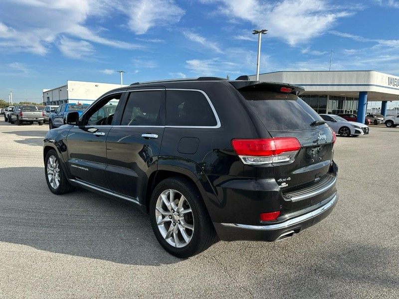 Jeep Grand Cherokee Vehicle Full-screen Gallery Image 3