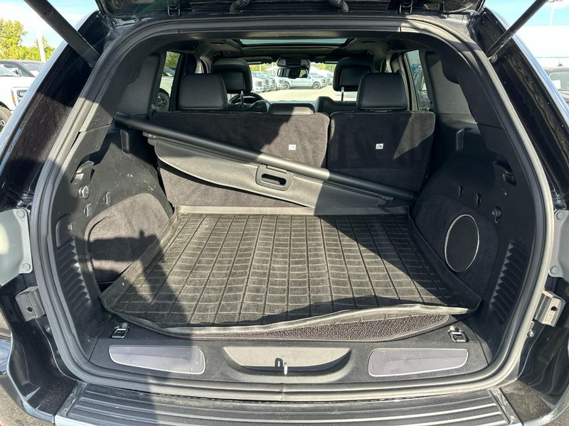 Jeep Grand Cherokee Vehicle Full-screen Gallery Image 5