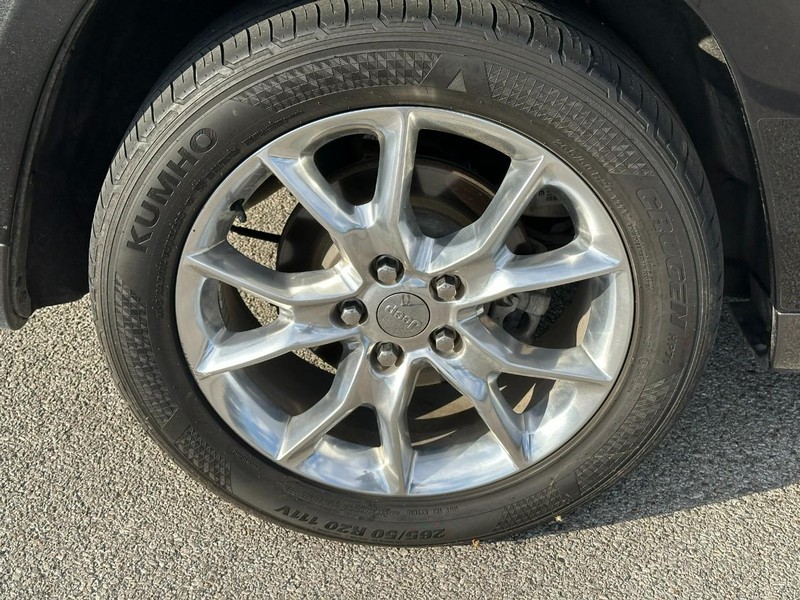 Jeep Grand Cherokee Vehicle Full-screen Gallery Image 7