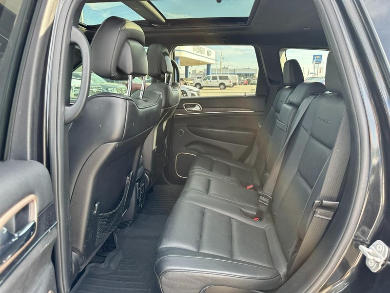 Jeep Grand Cherokee Vehicle Full-screen Gallery Image 10