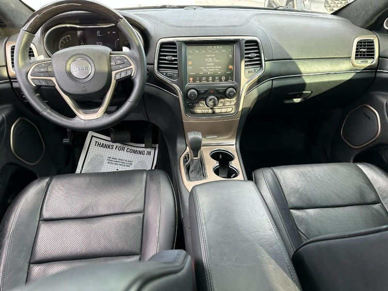 Jeep Grand Cherokee Vehicle Full-screen Gallery Image 12