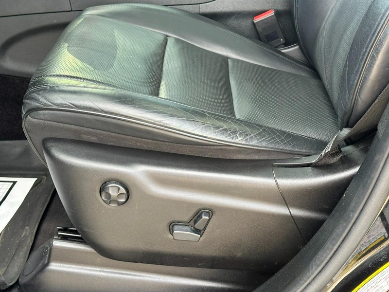 Jeep Grand Cherokee Vehicle Full-screen Gallery Image 19