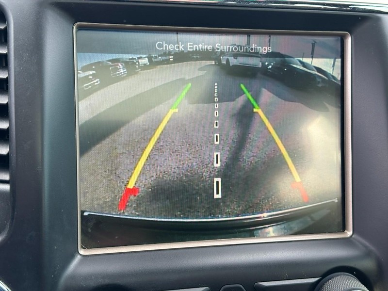 Jeep Grand Cherokee Vehicle Full-screen Gallery Image 26