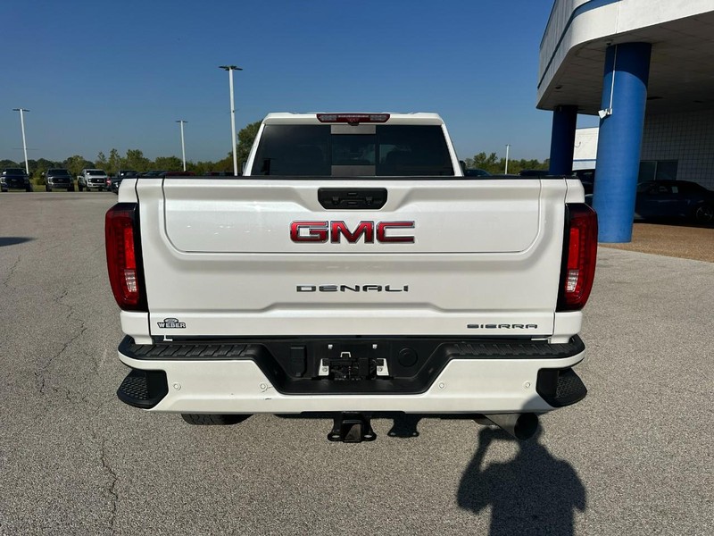 GMC Sierra 2500HD Vehicle Full-screen Gallery Image 4