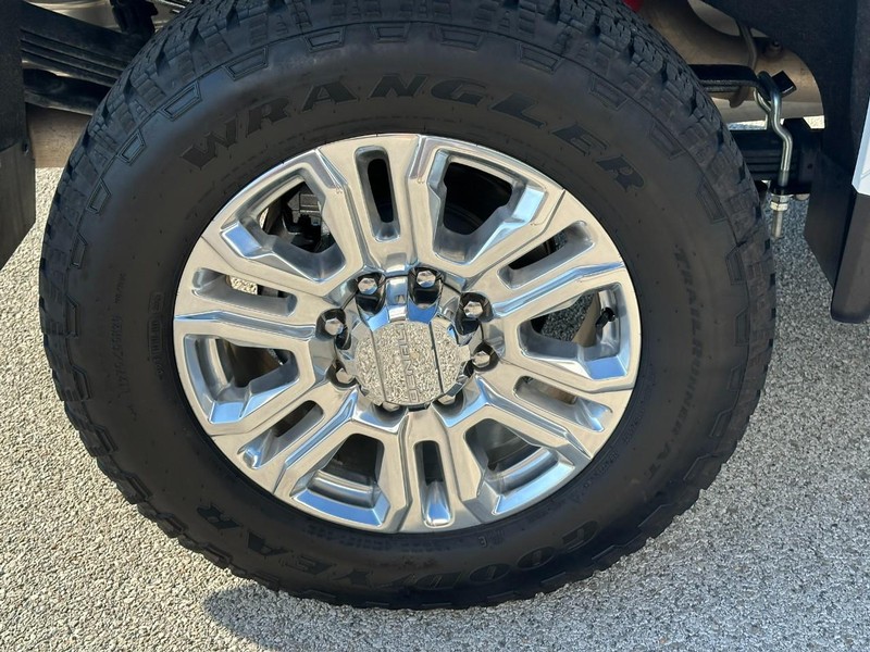 GMC Sierra 2500HD Vehicle Full-screen Gallery Image 7