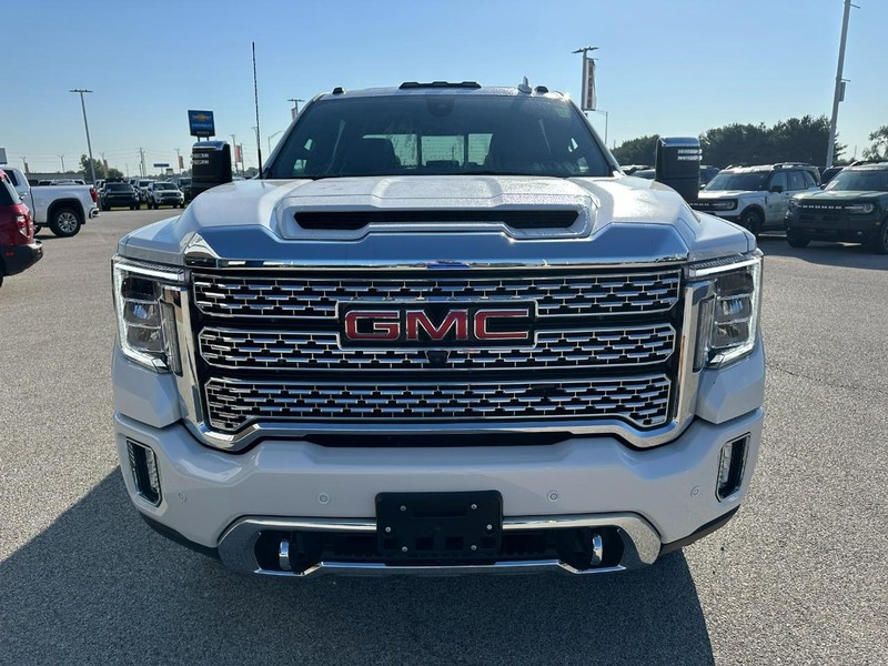 GMC Sierra 2500HD Vehicle Full-screen Gallery Image 9