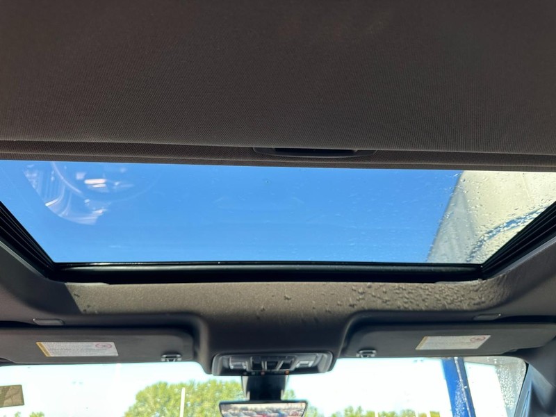 GMC Sierra 2500HD Vehicle Full-screen Gallery Image 11