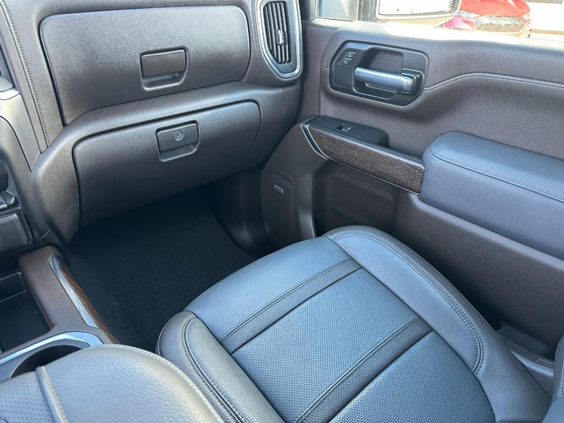 GMC Sierra 2500HD Vehicle Full-screen Gallery Image 16