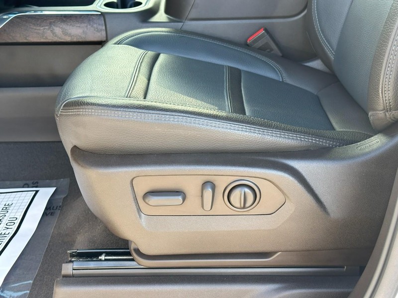 GMC Sierra 2500HD Vehicle Full-screen Gallery Image 19