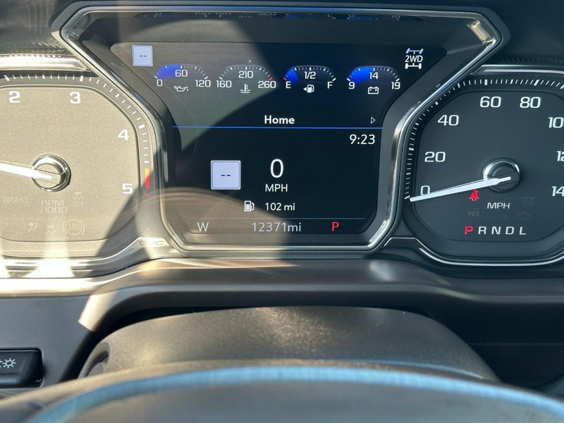 GMC Sierra 2500HD Vehicle Full-screen Gallery Image 22