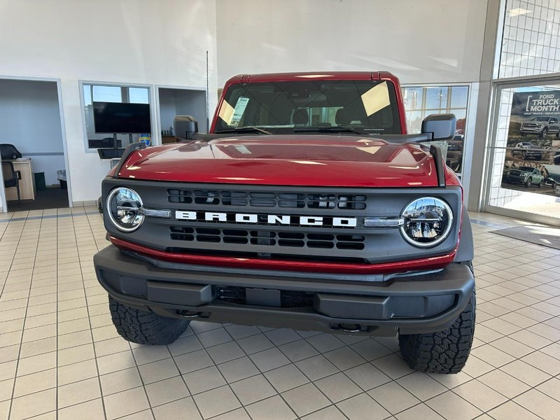 Ford Bronco Vehicle Full-screen Gallery Image 2