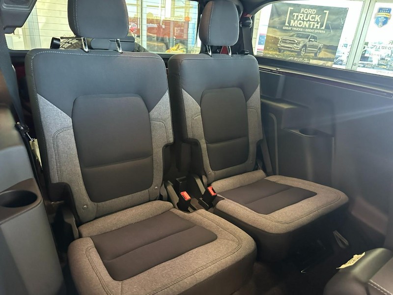 Ford Bronco Vehicle Full-screen Gallery Image 5