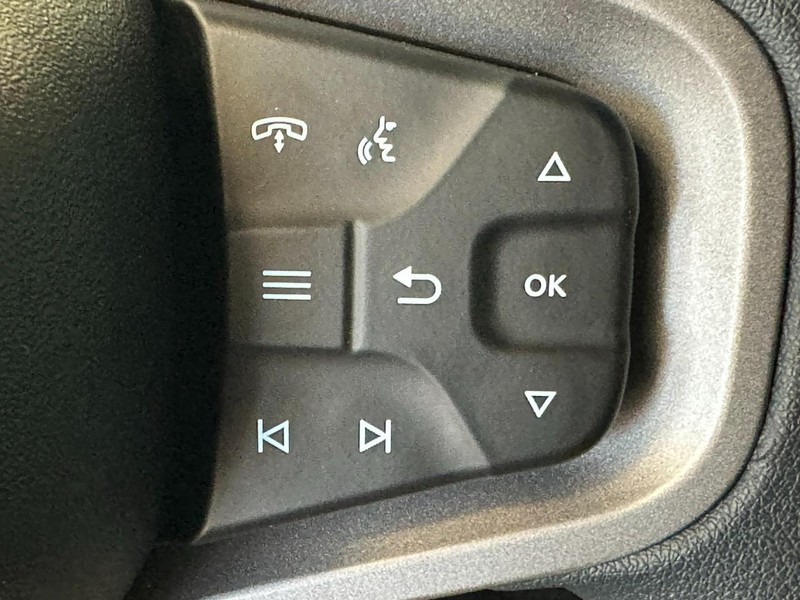 Ford Bronco Vehicle Full-screen Gallery Image 10