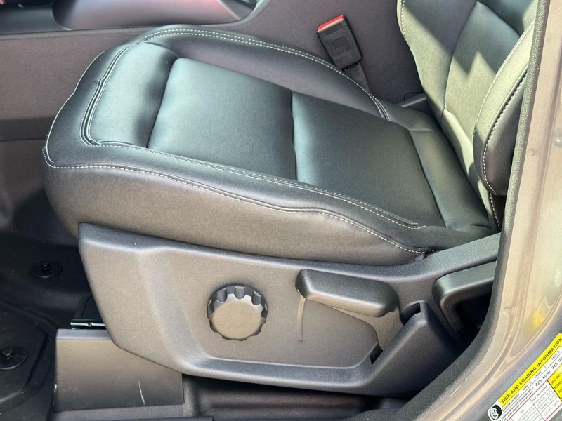 Ford Bronco Vehicle Full-screen Gallery Image 10