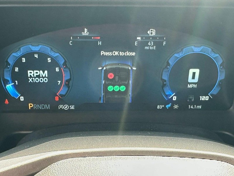 Ford Bronco Vehicle Full-screen Gallery Image 13