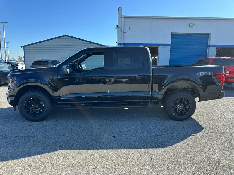 Ford F-150 Vehicle Full-screen Gallery Image 2