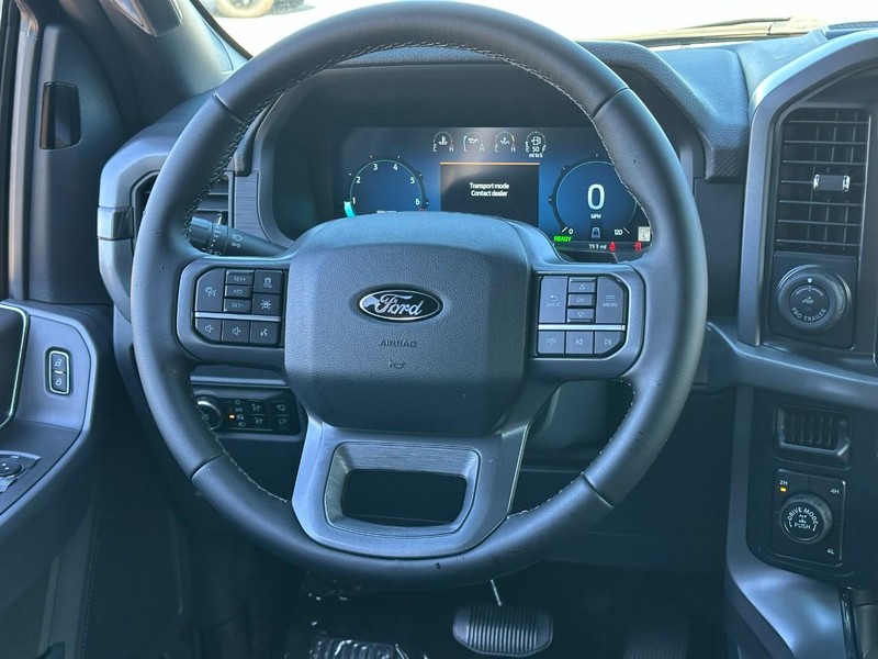 Ford F-150 Vehicle Full-screen Gallery Image 6