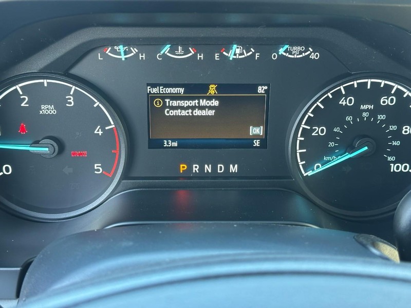 Ford Super Duty F-250 SRW Vehicle Full-screen Gallery Image 13