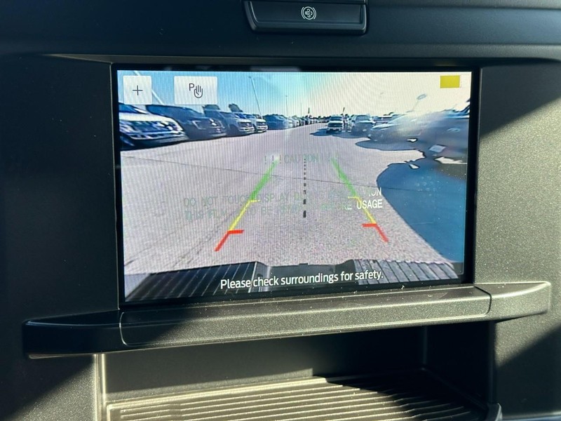 Ford Super Duty F-250 SRW Vehicle Full-screen Gallery Image 14