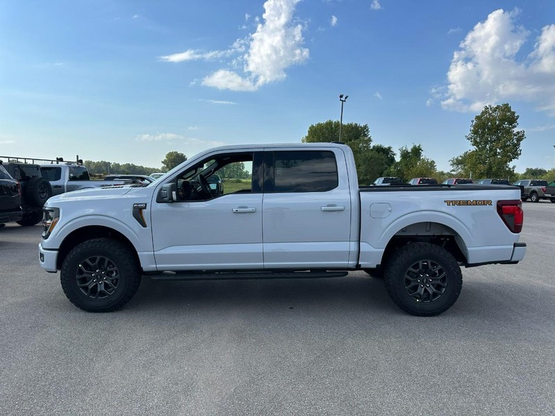 Ford F-150 Vehicle Full-screen Gallery Image 2